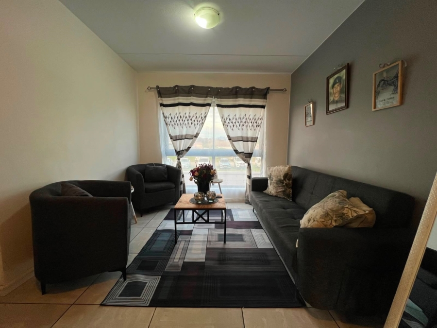 2 Bedroom Property for Sale in Aan de Wijnlanden Western Cape